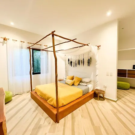 Boho Chic Apartment In La Veleta 1Bdr